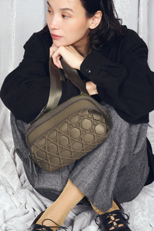 KAGOME LARGE PATTERN EMBOSS BONDING 2WAY SHOULDER【031737】