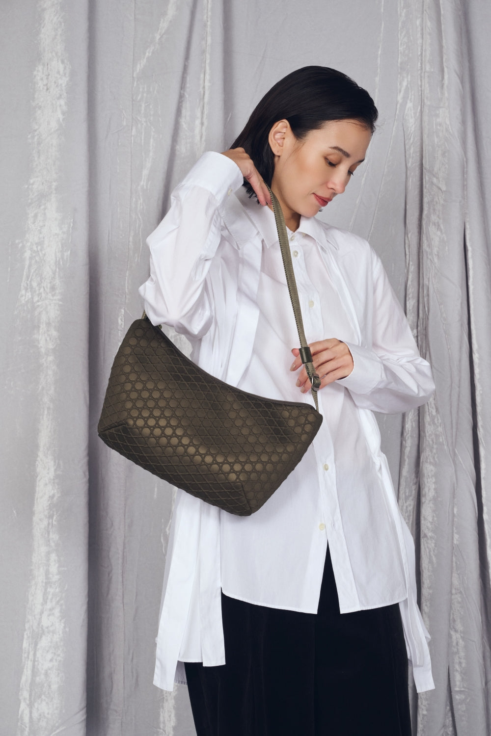 KAGOME EMBOSS BONDING SHOULDER【031606】 – LAQUOH
