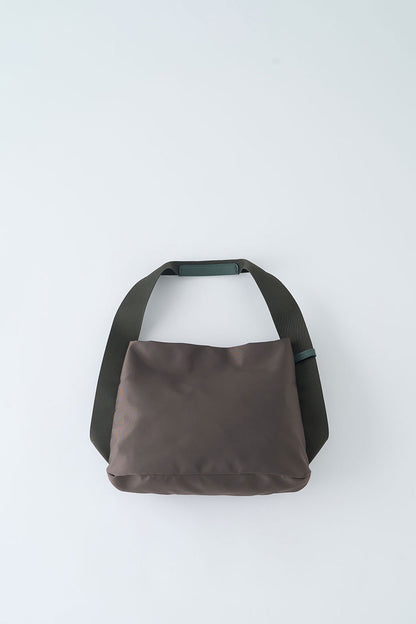 【セール40%オフ】UTILITY MINIMAL NYLON ONE SHOULDER (S)【031600】 – LAQUOH