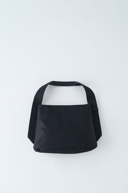 【セール40%オフ】UTILITY MINIMAL NYLON ONE SHOULDER (S)【031600】 – LAQUOH