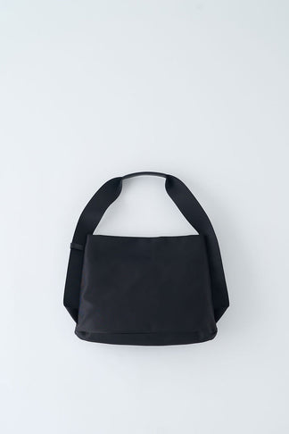 【セール40%オフ】ONE SHOULDER UTILITY MINIMAL NYLON (S)【031600】 – LAQUOH