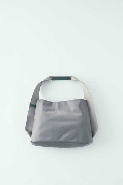 【セール40%オフ】ONE SHOULDER UTILITY MINIMAL NYLON (S)【031600】 – LAQUOH
