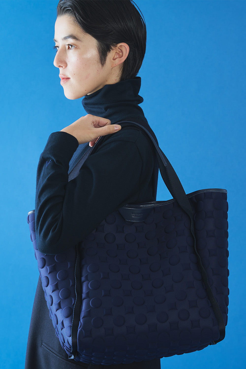Namban Shippo Emboss Bonding Tote (L)【031452】 – LAQUOH Namban Shippo Emboss Bonding Tote (L)【031452】 – LAQUOH