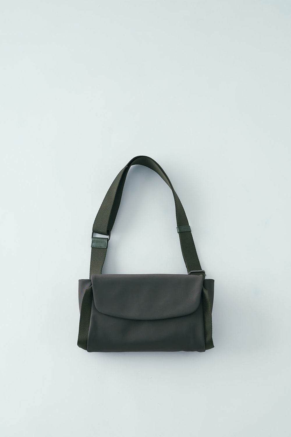 CROSSBODY BAG UTILITY MINIMAL NYLON【031678】 – LAQUOH