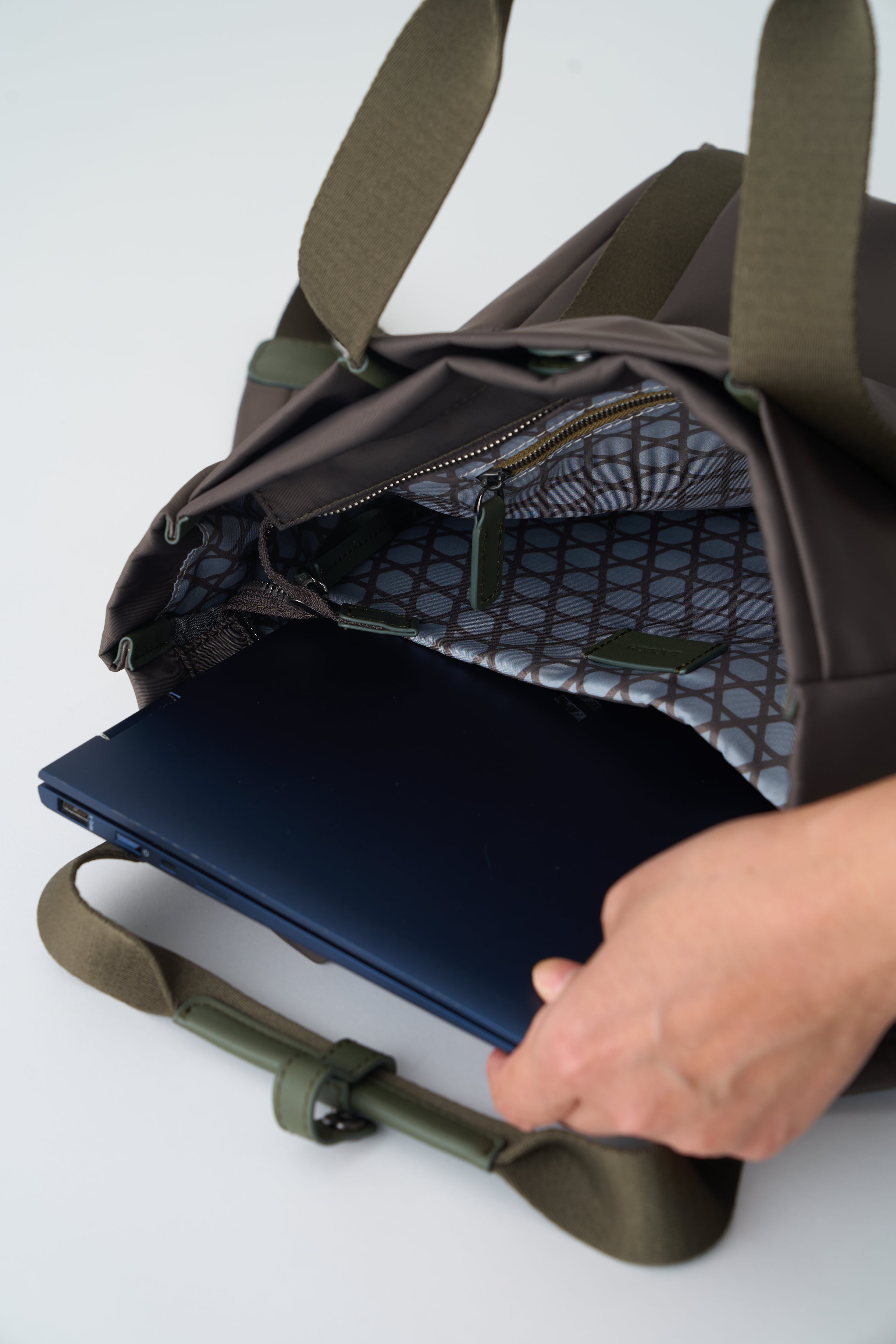 SALE40％OFF】RUCK SACK UTILITY MINIMAL NYLON (M)【031614】 – LAQUOH
