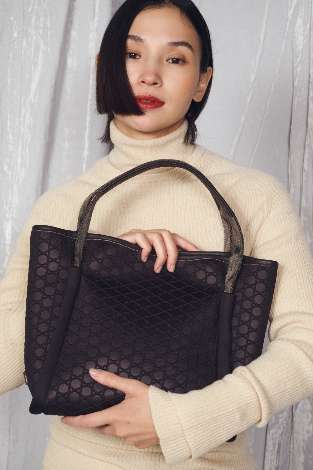 バッグ LAQUOH KAGOME EMBOSS BONDING TOTE (S) TOTE BAG KAGOME EMBOSS BONDING (S)【031604】 – LAQUOH