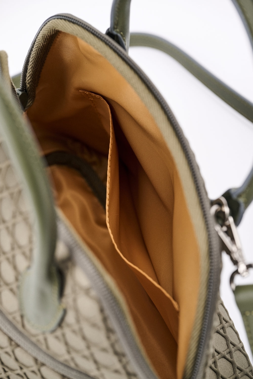 バッグ LAQUOH BUGATTI BAG KAGOME EMBOSS BONDING BUGATTI BAG KAGOME EMBOSS BONDING【031740】 – LAQUOH