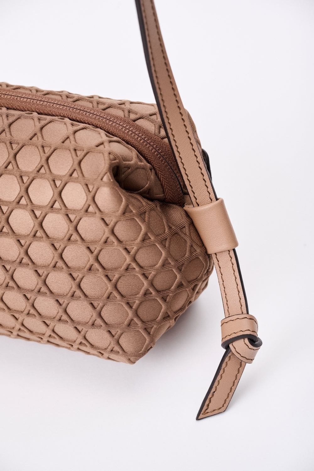 SALE30％OFF】SHOULDER BAG KAGOME EMBOSS BONDING NANO【031739