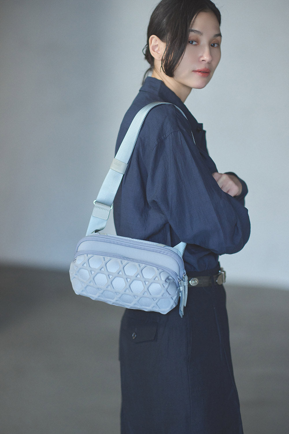 SHOULDER BAG KAGOME LARGE PATTERN BONDING 2WAY 【031737】 – LAQUOH