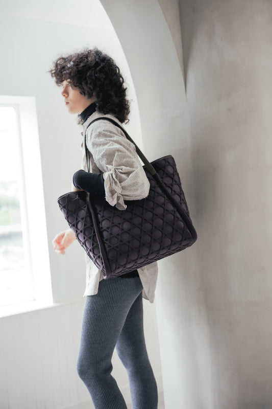 BEST SELLERS No.1 ｜TOTE  KAGOME LARGE PATTERN EMBOSS BONDING  (L)【031736】