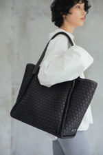 BEST SELLERS No.3 ｜ TOTE  KAGOME EMBOSS BONDING (L)【031603】