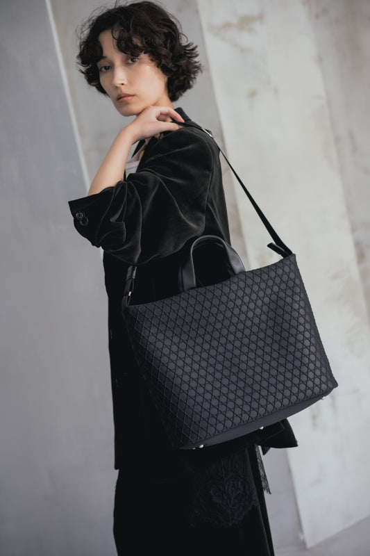 SLIM TOTE BAG  KAGOME EMBOSS BONDING【031691】