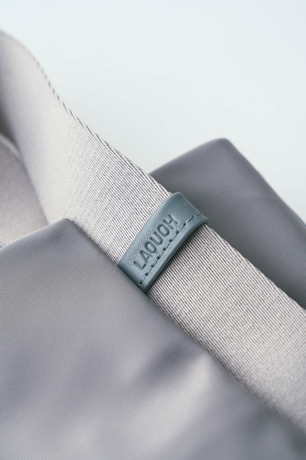 TOTE BAG UTILITY MINIMAL NYLON (M)【031639】 – LAQUOH