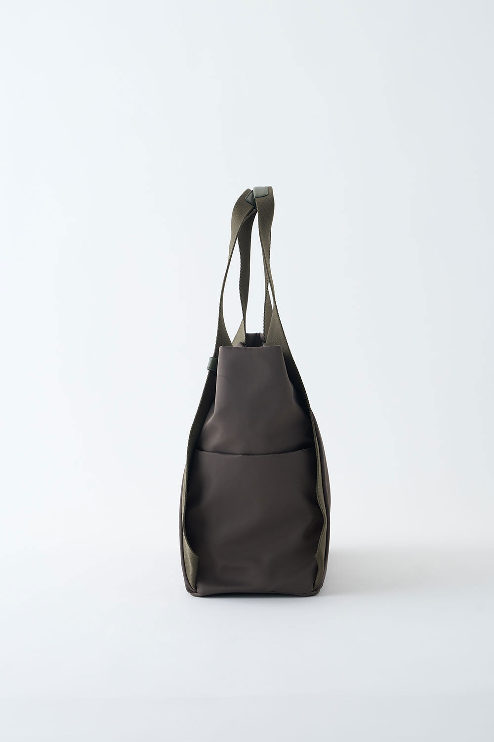 TOTE BAG UTILITY MINIMAL NYLON (L)【031602】 – LAQUOH
