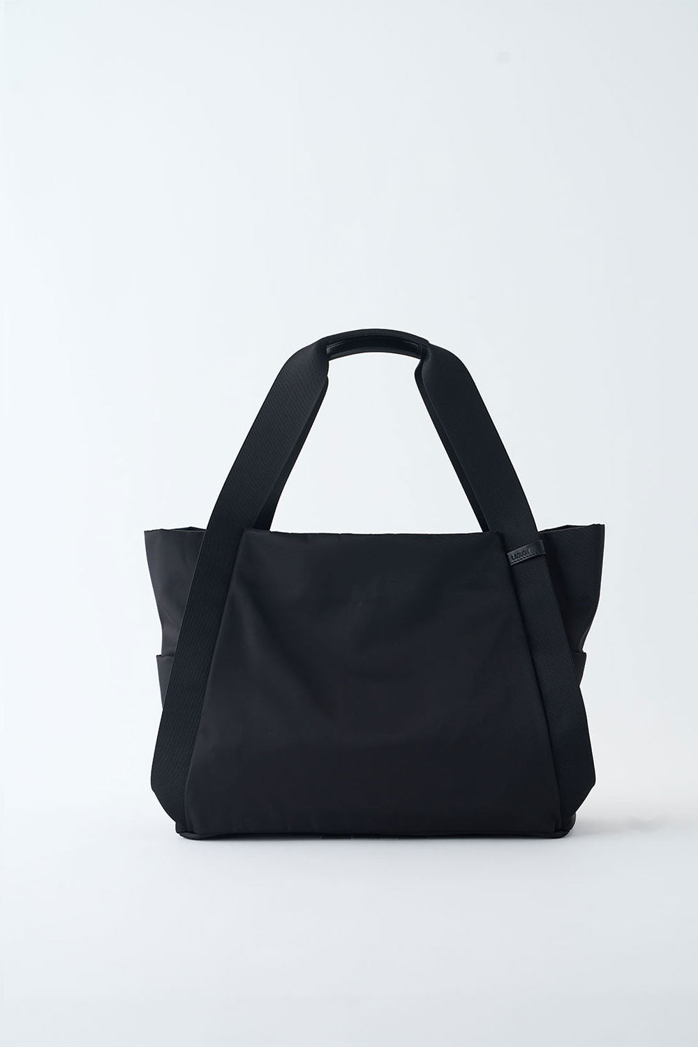 TOTE BAG UTILITY MINIMAL NYLON (L)【031602】 – LAQUOH